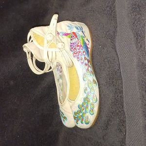 Peacock Embroidered Canvas Ballet Slipper - 8